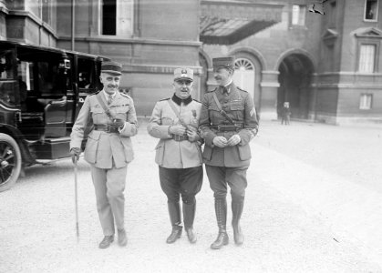 Conférence des alliés, commandant aviateur de Malherbe (25 juillet 1917, quai d'Orsay) - (photographie de presse) - (Agence Rol)