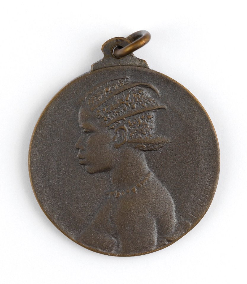 Congolese woman, medal by Pierre Theunis, Belgium, (1923), Coins and Medals Department of the Royal Library of Belgium, 2N260-18 (recto)