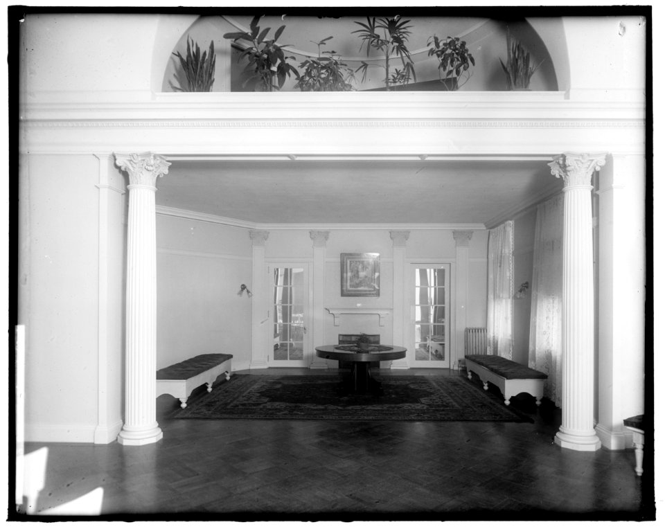 CONGRESSIONAL CLUB LOBBY LCCN2016861576