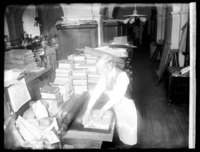 Congressional Library, (Washington, D.C.)- bookbinding LCCN2016851393