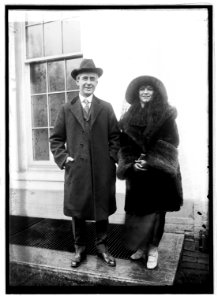 Congressman Harry Wurzbach & wife, 12-28-22 LCCN2016847085