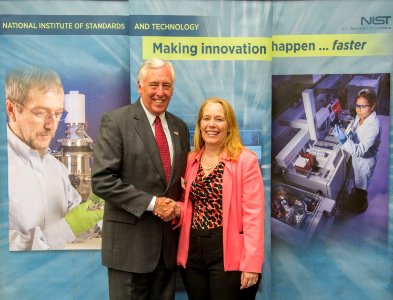 Congressman Hoyer and NIST Scientist Lisa Fronczek (9618079512)