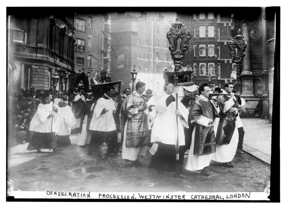 Consecration Procession, Westminster Cathedral, London LCCN2014688504