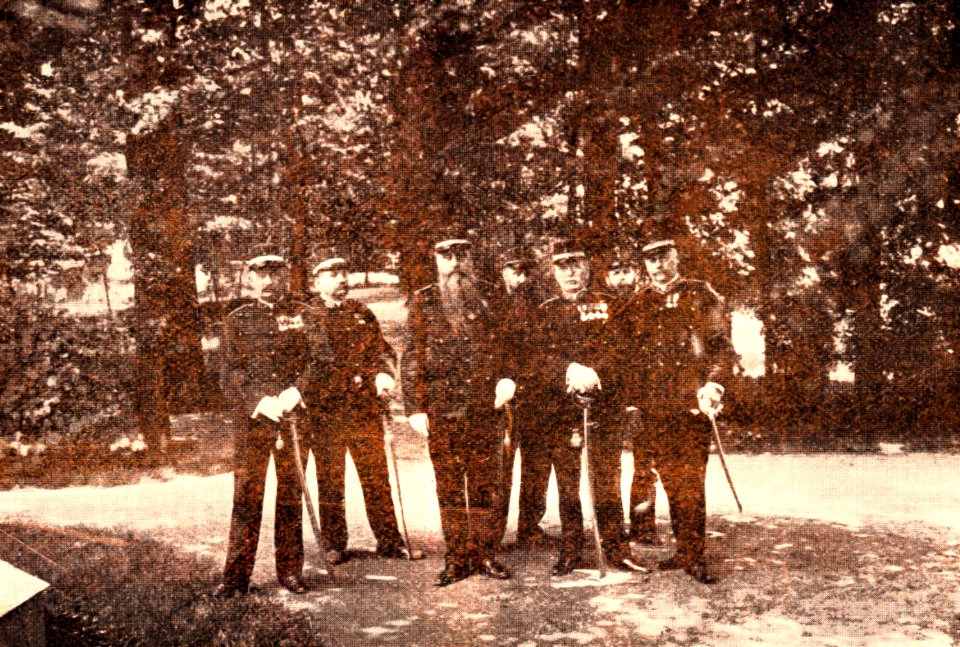 De commandant en de officieren van Bronbeek