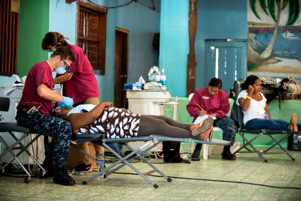 Dental practitioners conduct dental exams during Continuing Promise 2015. (17788657538)