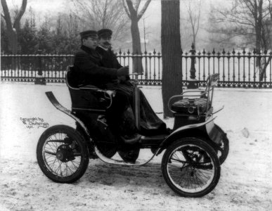 De Dion motor carriage -2 LCCN97507154 (cropped)