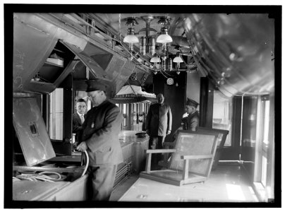 DEPARTMENT OF COMMERCE. BUREAU OF FISHERIES RAILWAY CAR; INTERIOR LCCN2016867405