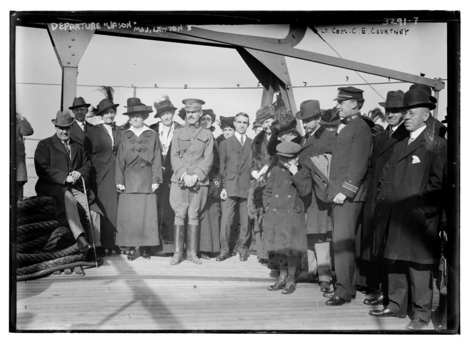 Departure of JASON- Mrs. Chas. Saltzman, Mrs. Lawton, Major Lawton, C.O. Laughlin, Mrs. L. Wood, Mrs. W. Draper, G. McAneny, G.R. Adamson, Lt. Com. C.E. Courtney LCCN2014698024