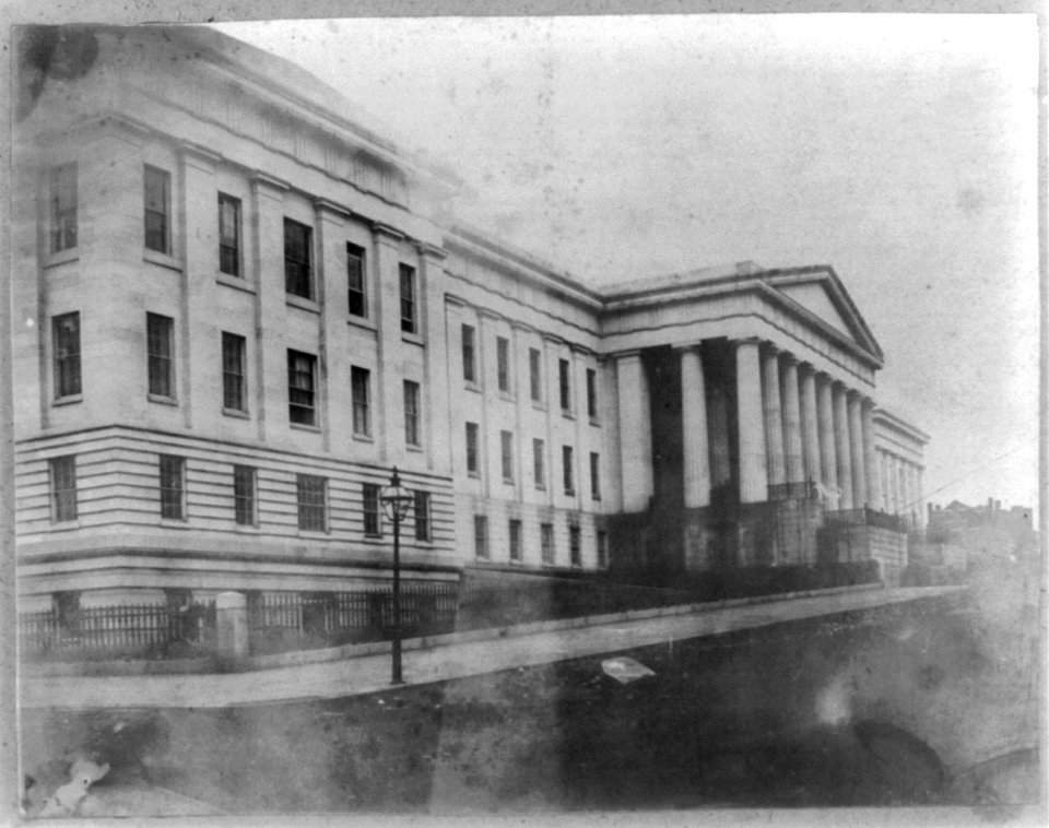 Dept. of Interior, south face and portico, Doric LCCN2009630831