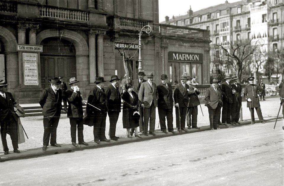 Desfile de servicios municipales por el paseo de la República Argentina (4 de 4) - Fondo Car-Kutxa Fototeka