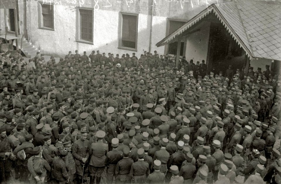 Despedida a las tropas antes de partir a la guerra de África (1 de 14) - Fondo Car-Kutxa Fototeka
