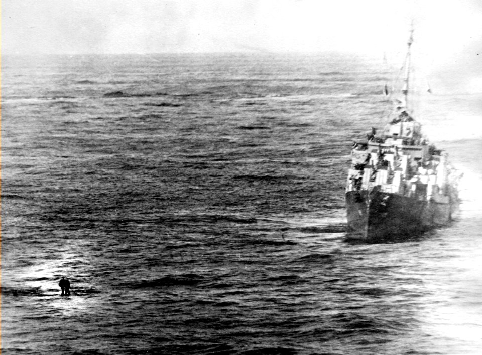 Destroyer rescues men from USS Enterprise (CV-6) in May 1945