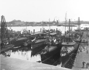 Destroyers at the Norfolk Navy Yard, Virginia - 19-N-60-10-17