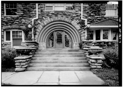 DETAIL SHOWING EAST FRONT ENTRANCE - Mineral Hall, 4340 Oak Street, Kansas City, Jackson County, MO