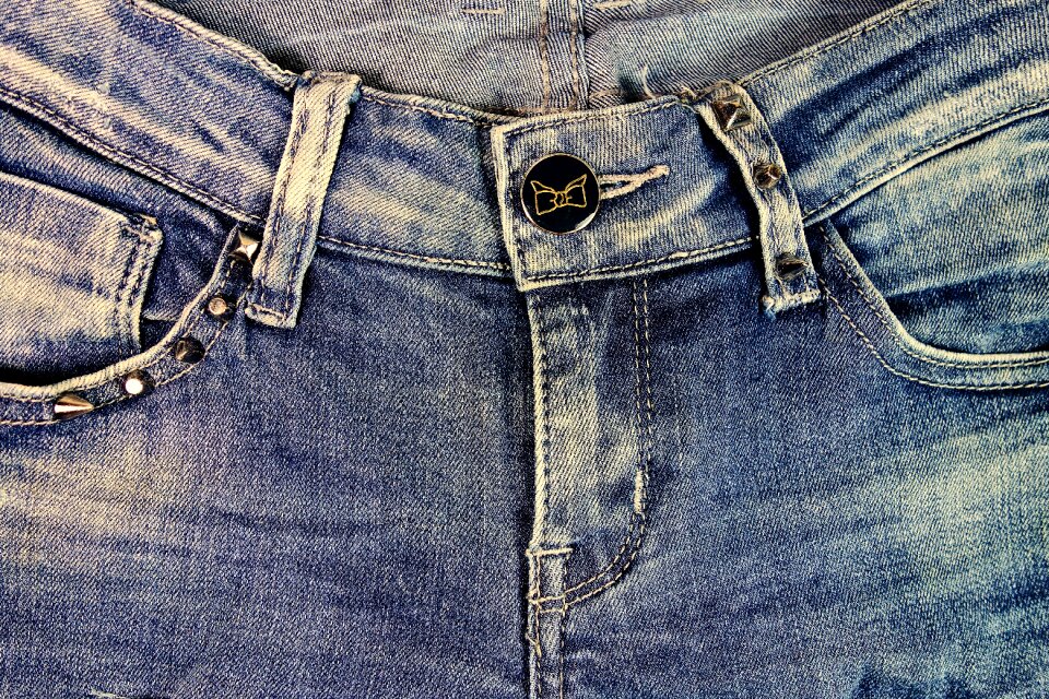 Belt loop denim pants