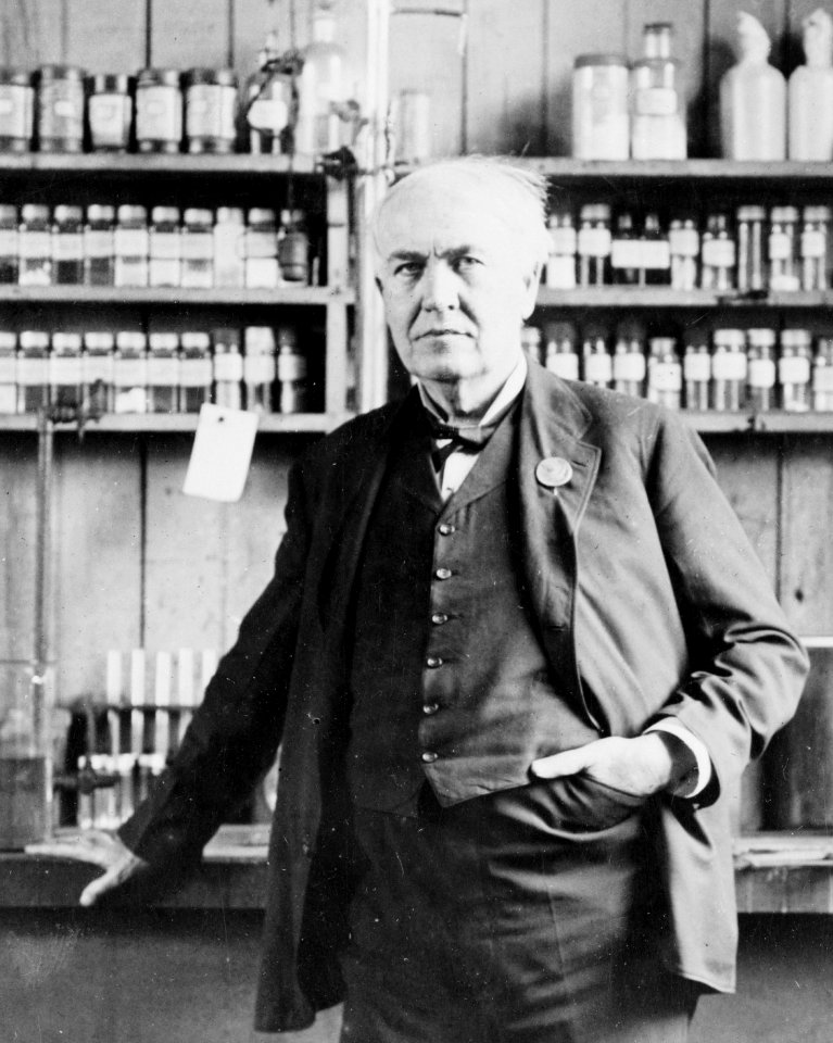 Detail, Thomas Alva Edison on 24 February 1911 in a chemistry laboratory, from- T.A. Edison LCCN93500814 (cropped)