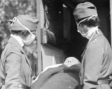 Detail, Demonstration at the Red Cross Emergency Ambulance Station in Washington, D.C., during the influenza pandemic of 1918 LCCN2016844533 (cropped)