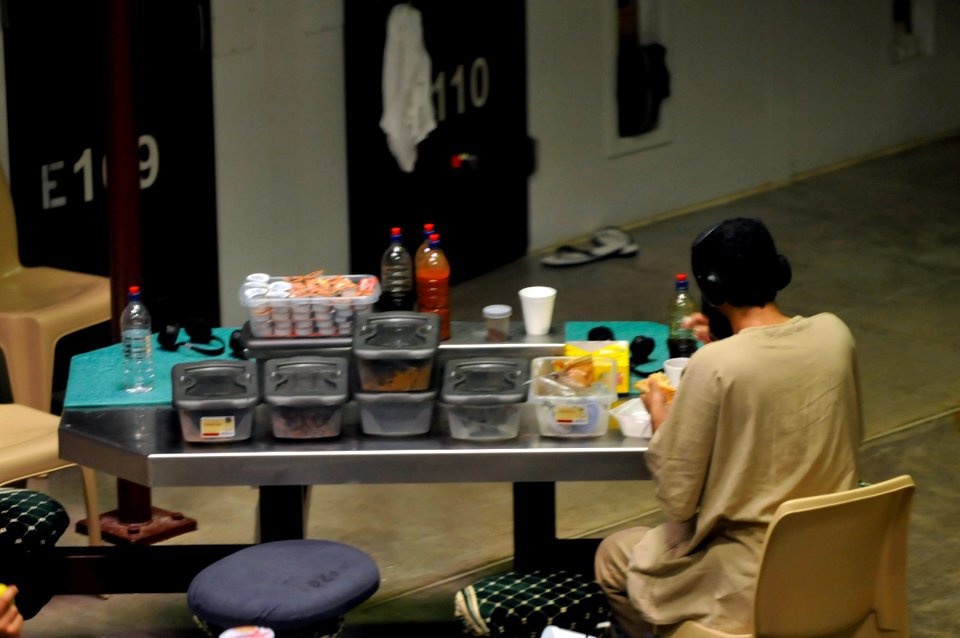 Detainees eat Breakfast in Camp 6 DVIDS338221