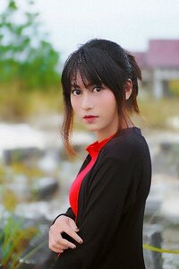 Girl out door make up