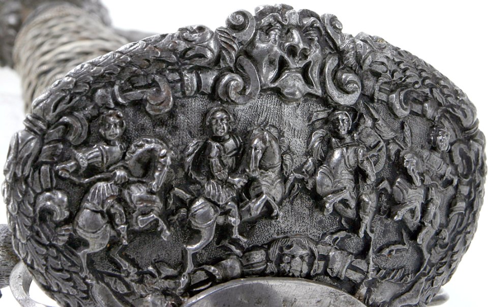 Detalj parerplåt värja - Livrustkammaren - 22480