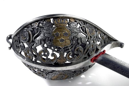 Detalj parerplåt sabelfäste - Livrustkammaren - 48160