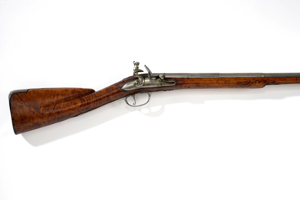 Detalj lås-stock flintlåsbössa - Livrustkammaren - 40615