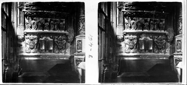 Detall d ' un sepulcre de la catedral de Girona