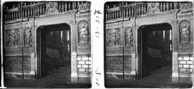 Detall del cor de la catedral de Barcelona