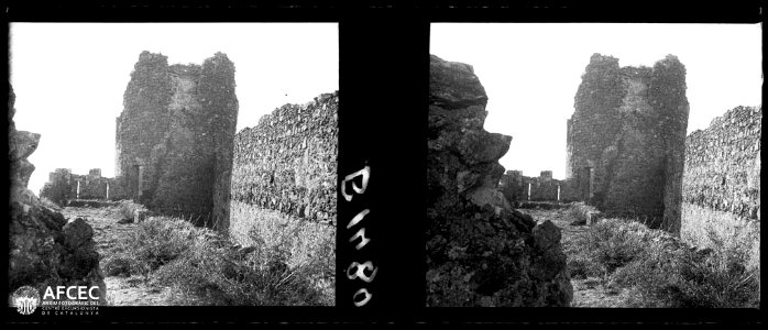 Detall del castell de Montbui a Salardú