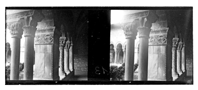 Detall dels capitells romànics de la catedral de Santa Eulàlia