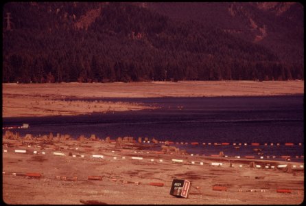 Detroit-lake-shown-at-an-alltime-low-in-the-fall-of-1973-due-to-low-precipitation-the-year-before091973 4272434236 o