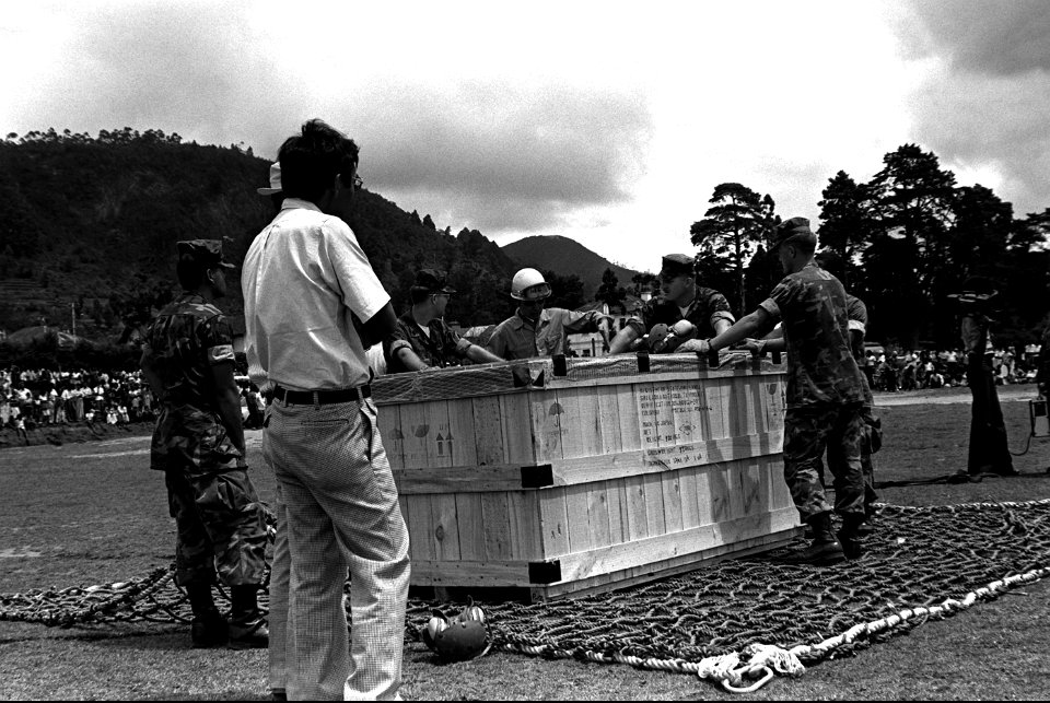 DM-SN-82-03291 US Marines Unloading TV Transmitter Sri Lanka