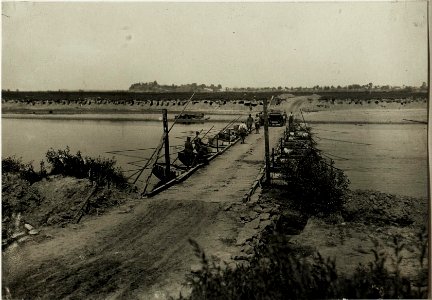 Deutsche Kriegsbrücke bei Holeszow nördl.Zurawno. (BildID 15430533)