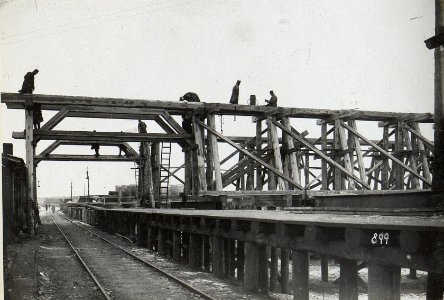 Dock- und Hebeanlagen in Ostgalizien, möglicherweise nahe Kowel (BildID 15682602)
