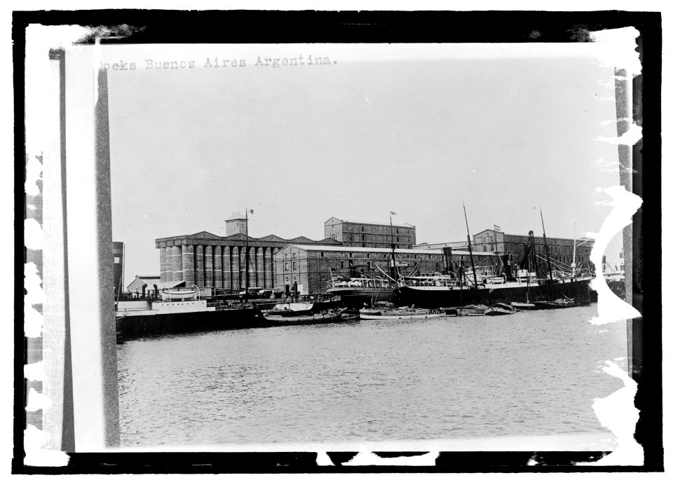 Docks, Buenos Aires LCCN2016821470