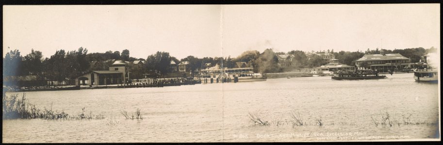Docks, Lake Minnetonka, Excelsior, Minn. LCCN2013647175