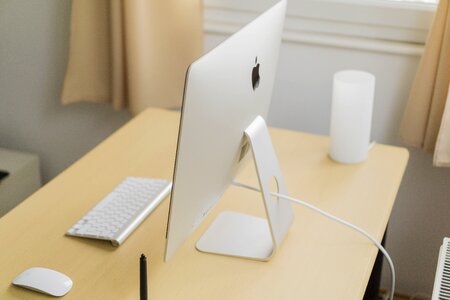 White apple keyboard photo