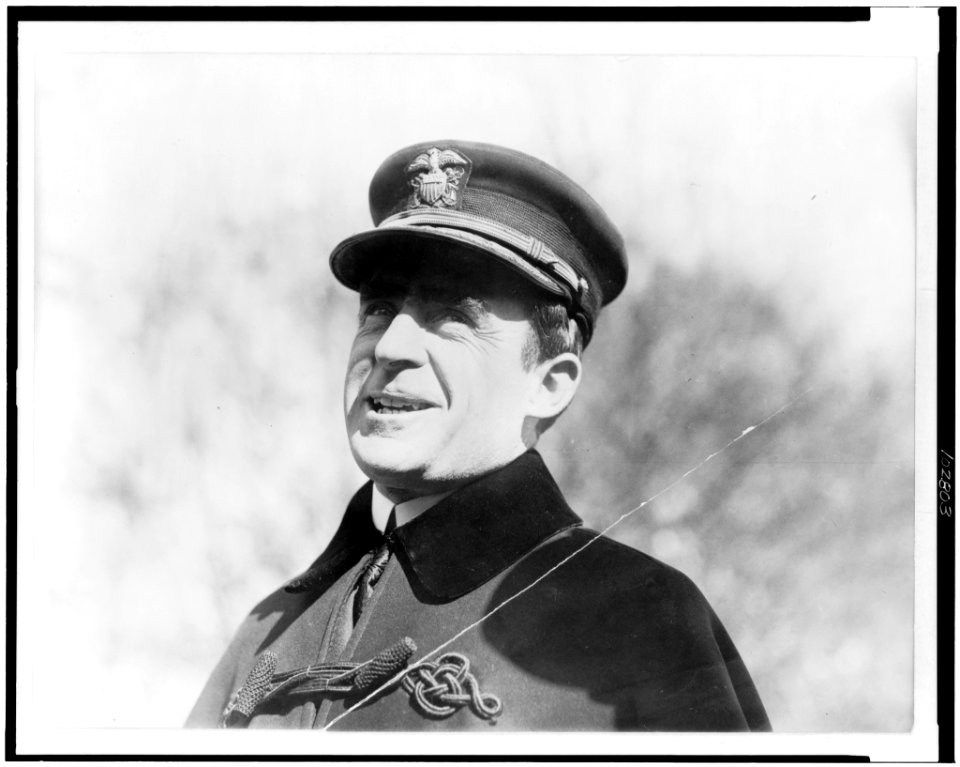 Doctor Gary (i.e. Cary) Grayson, President Wilson's personal physician, photographed as he left the White House today ... LCCN92504945