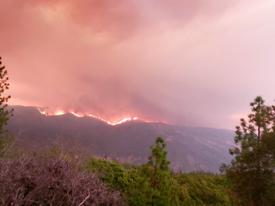 Doe Fire looking south from forest highway 7 (2020-08-19)