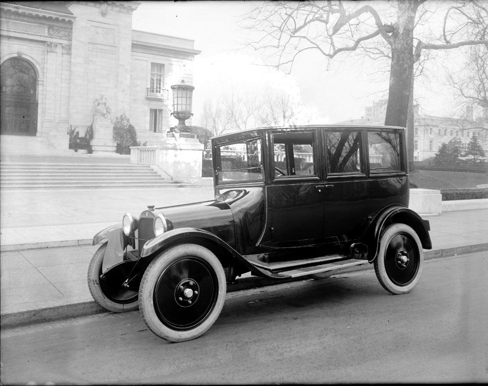 Dodge sedan, 1922 LCCN2016852469