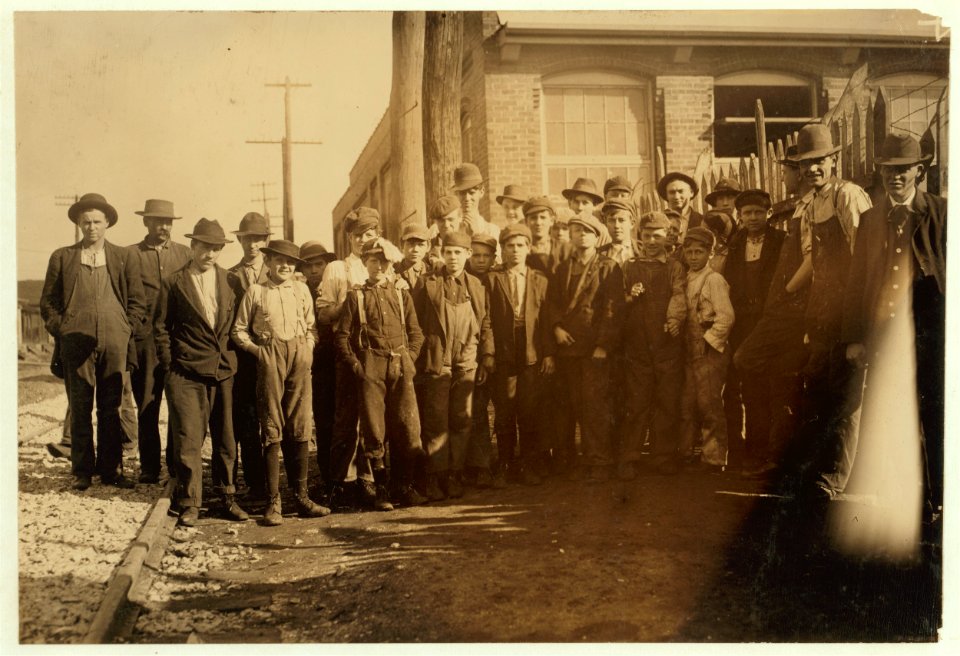Doffer boys in Knoxville Cotton Mill. Smallest boy said he had been working there one year. LOC nclc.02013