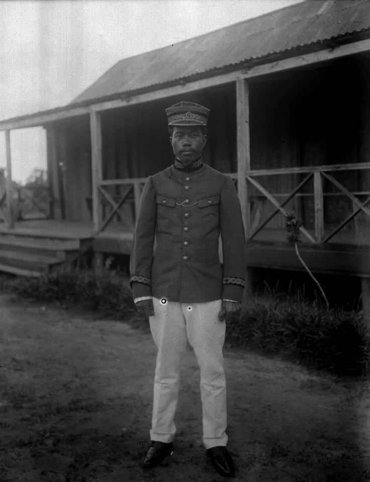 Doktor Ra-Tobiesen i uniform. Fenerive. Madagaskar - SMVK - 021926