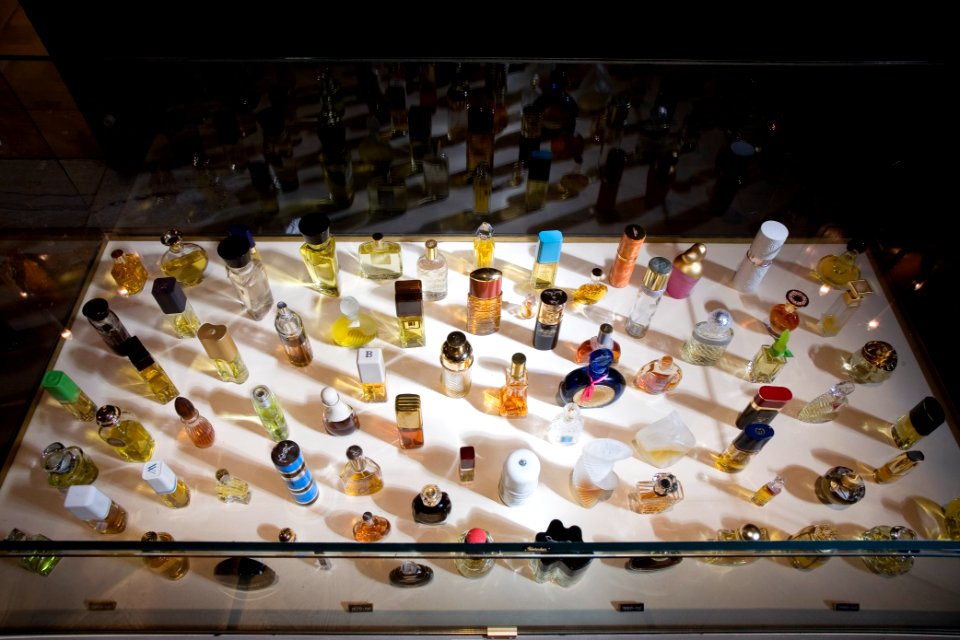 Dokumentation av utställningen Passion för parfym, 2007, Hallwylska museet - Hallwylska museet - 86437