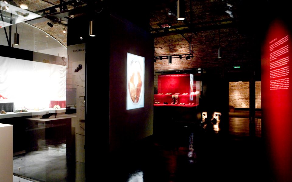 Dokumentation, utställning, Skor ger mer, år 2007 - Livrustkammaren - 33609