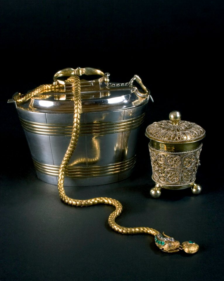 Dokumentation, utställningen Silver och smycken till vardag och fest år 2006 - Hallwylska museet - 85812