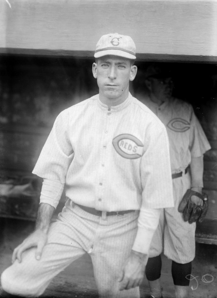 Dolf Luque, Cincinnati NL (baseball) LCCN2014709351 (cropped)