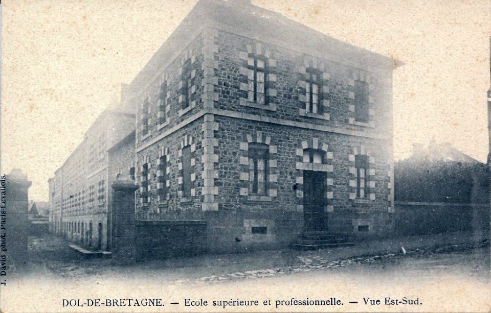 Dol-de-Bretagne, Ecole supérieure et professionnelle (J David)