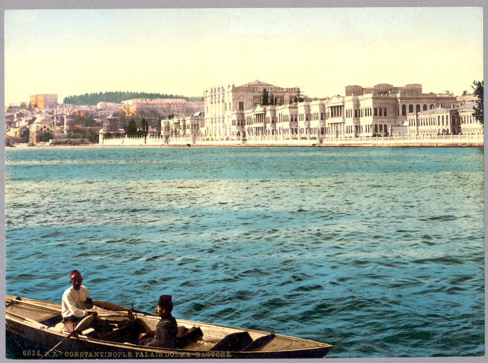 Dolmabahçe Palace, Constantinople, Turkey LCCN2003653121