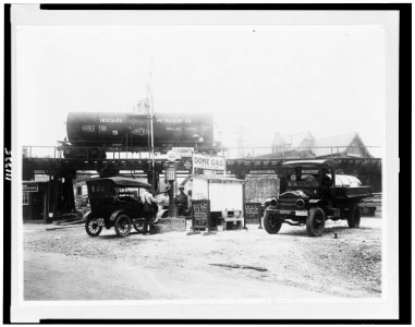 Dome gas service station, Takoma Park, Md. LCCN94507465