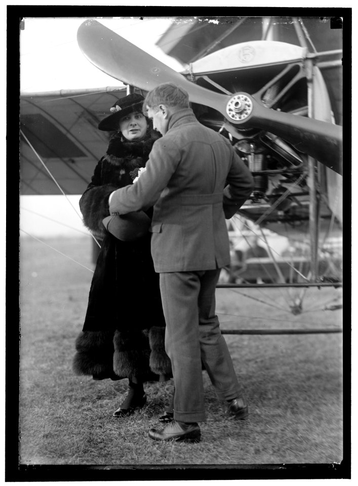 DOMENJOS, JUAN, OF SOUTH AMERICA, AVIATOR. WITH WIFE LCCN2016866881